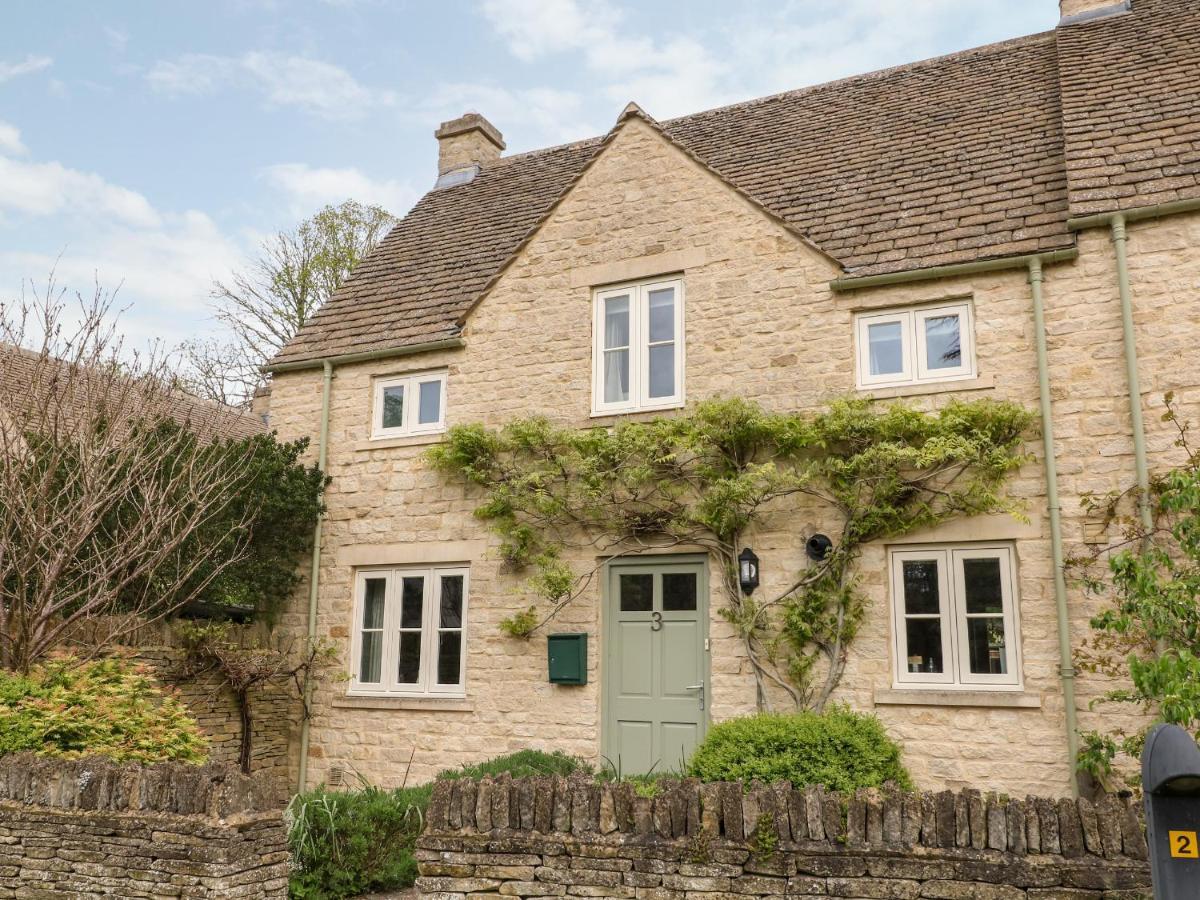 3 Painters Field Villa Cirencester Eksteriør bilde