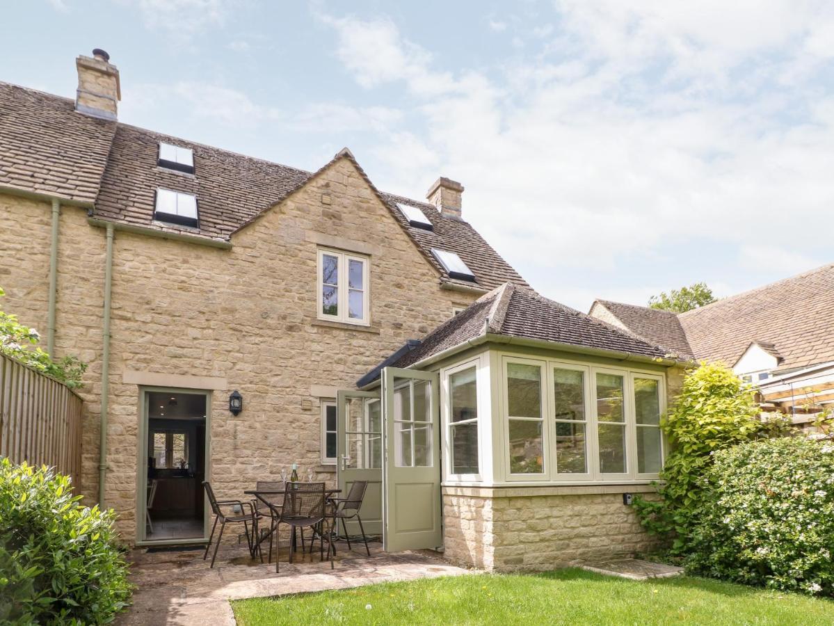 3 Painters Field Villa Cirencester Eksteriør bilde