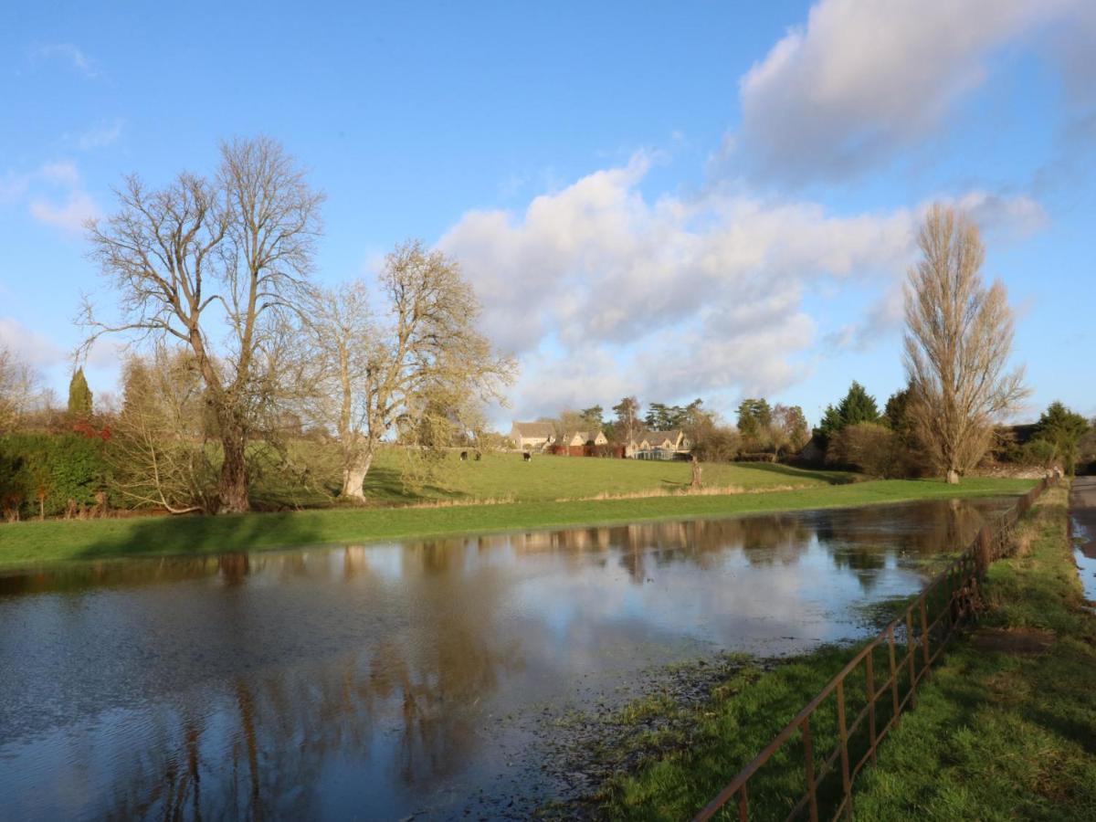 3 Painters Field Villa Cirencester Eksteriør bilde